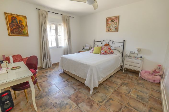 Image No.4-5 Bed Property for sale