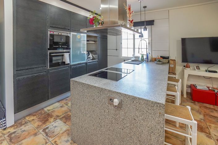 Image No.6-5 Bed Property for sale