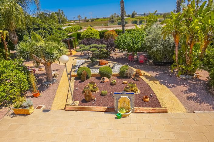 Image No.56-5 Bed Property for sale