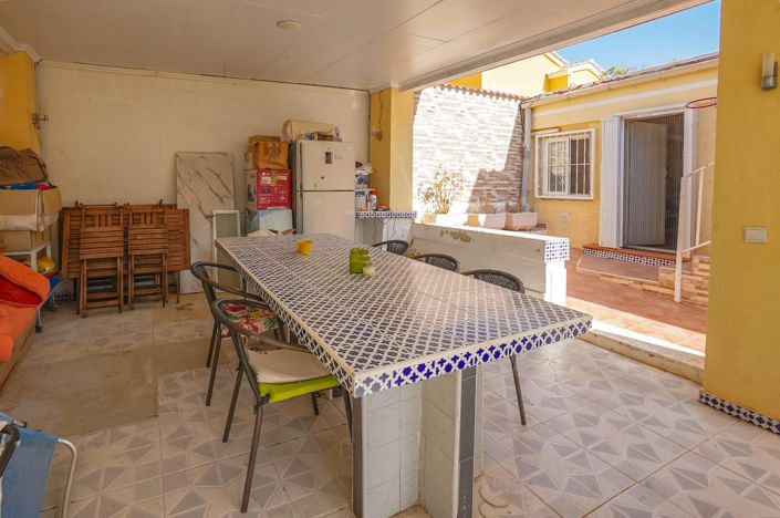 Image No.12-2 Bed Villa / Detached for sale