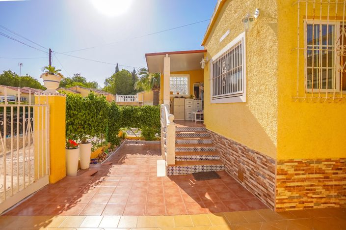 Image No.18-2 Bed Villa / Detached for sale