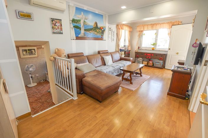 Image No.21-2 Bed Villa / Detached for sale