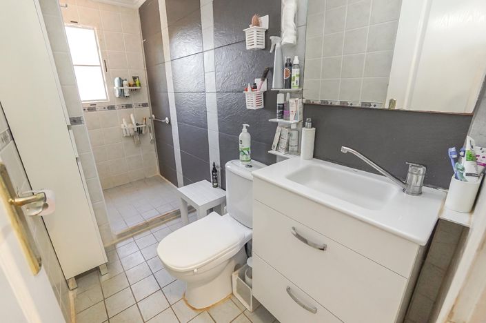 Image No.3-2 Bed Villa / Detached for sale