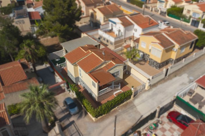 Image No.32-2 Bed Villa / Detached for sale