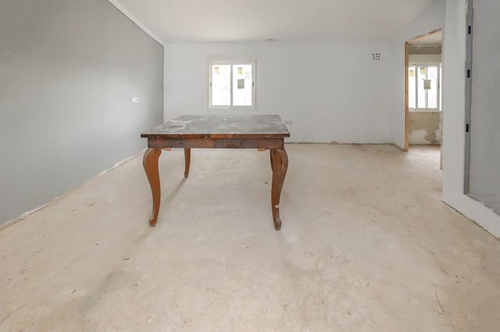 Image No.11-3 Bed Property for sale