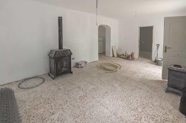 Image No.13-3 Bed Property for sale