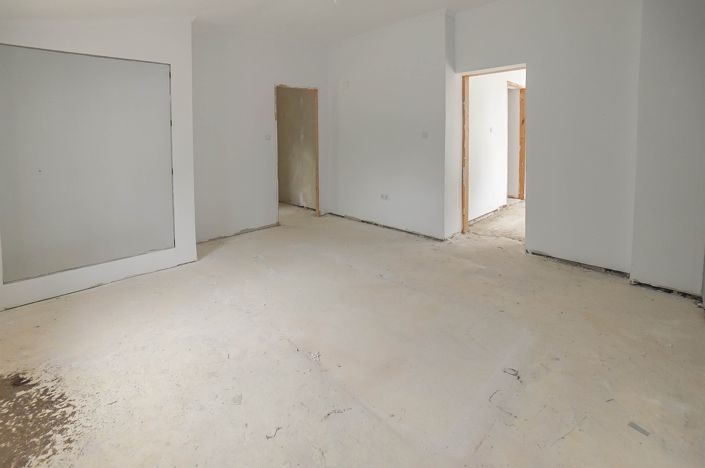 Image No.23-3 Bed Property for sale