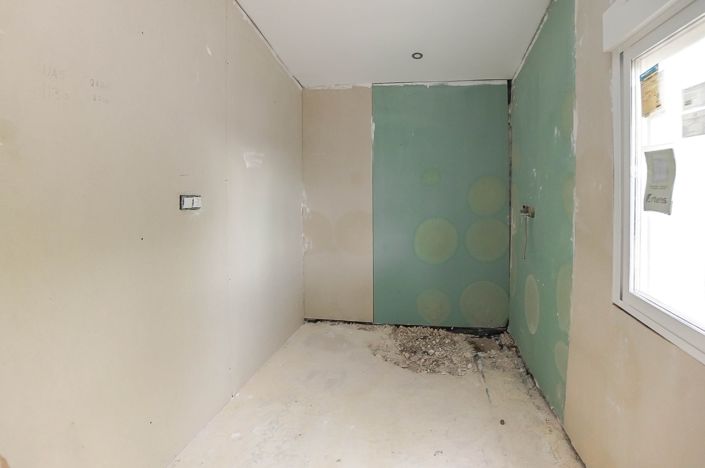 Image No.24-3 Bed Property for sale