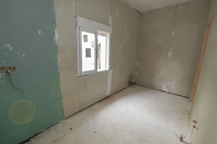 Image No.25-3 Bed Property for sale