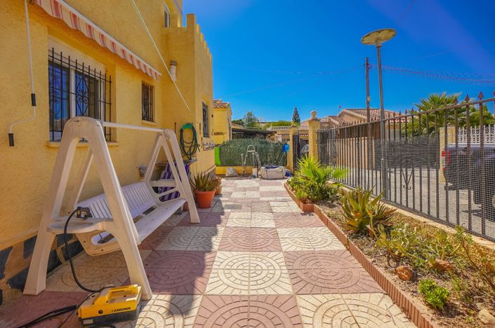 Image No.21-3 Bed Villa / Detached for sale