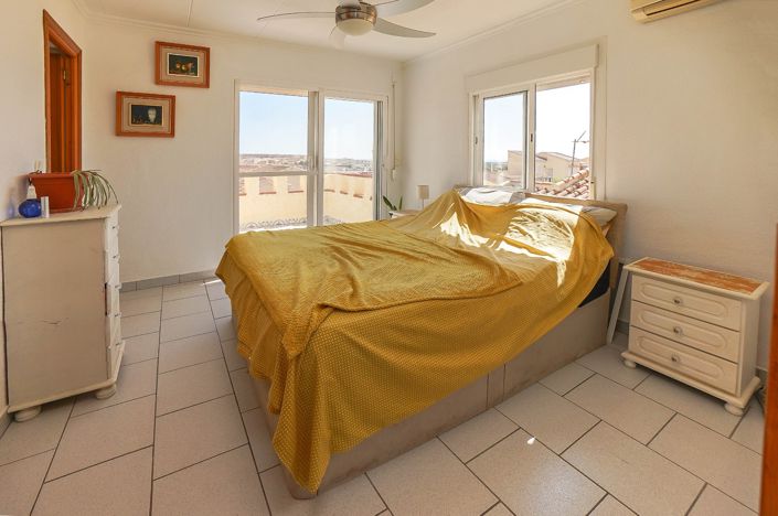 Image No.8-3 Bed Villa / Detached for sale