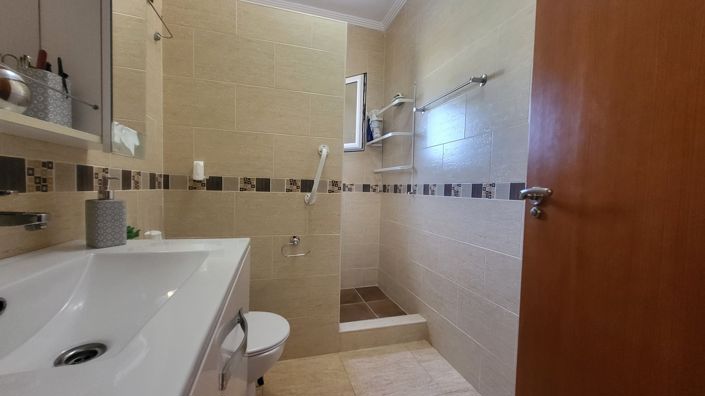 Image No.3-3 Bed Villa / Detached for sale