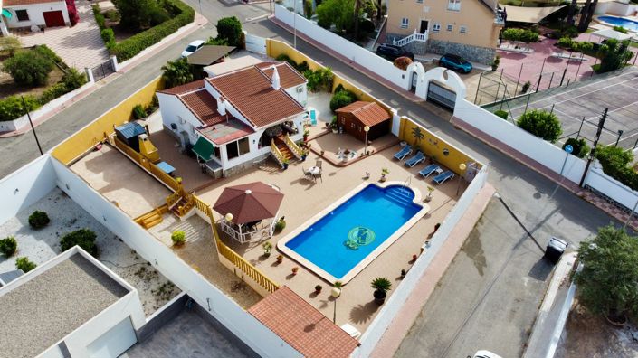 Image No.31-3 Bed Villa / Detached for sale