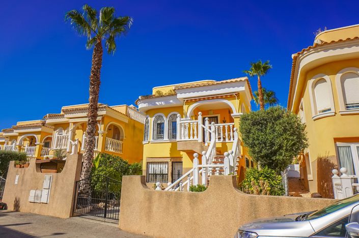 Image No.2-2 Bed Villa / Detached for sale