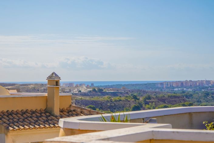 Image No.12-2 Bed Villa / Detached for sale