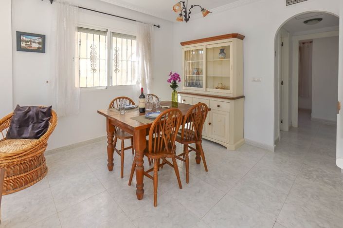 Image No.17-2 Bed Villa / Detached for sale