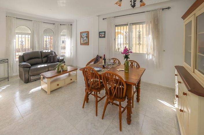 Image No.3-2 Bed Villa / Detached for sale