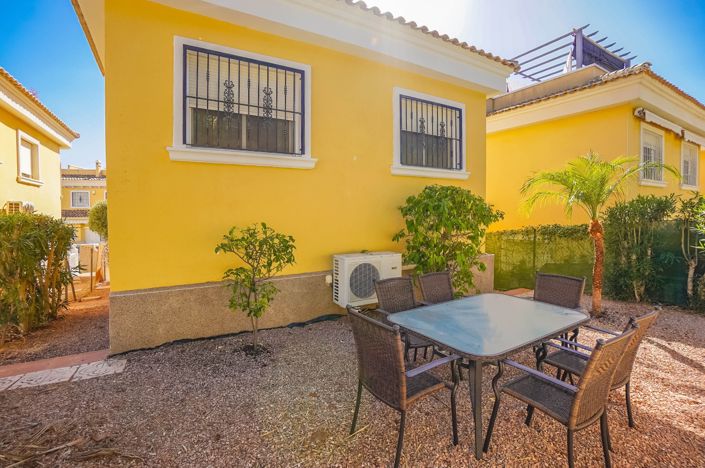 Image No.36-2 Bed Villa / Detached for sale