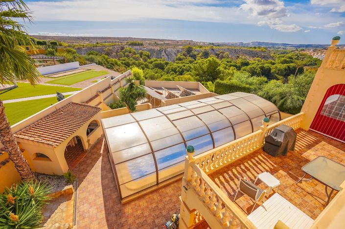 Image No.18-8 Bed Villa / Detached for sale