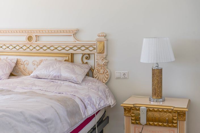 Image No.55-8 Bed Villa / Detached for sale