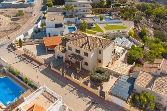 Image No.62-8 Bed Villa / Detached for sale