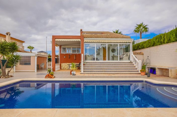 Image No.2-3 Bed Villa / Detached for sale