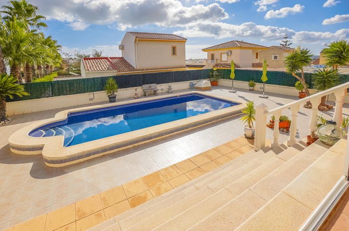 Image No.11-3 Bed Villa / Detached for sale