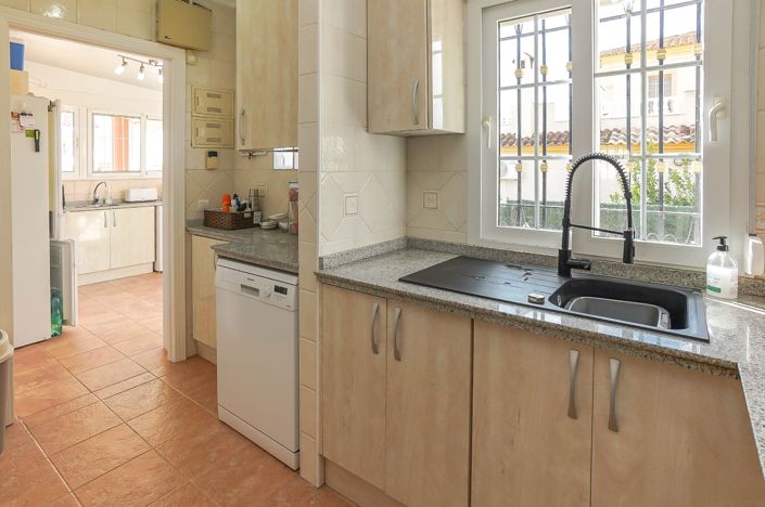 Image No.21-3 Bed Villa / Detached for sale