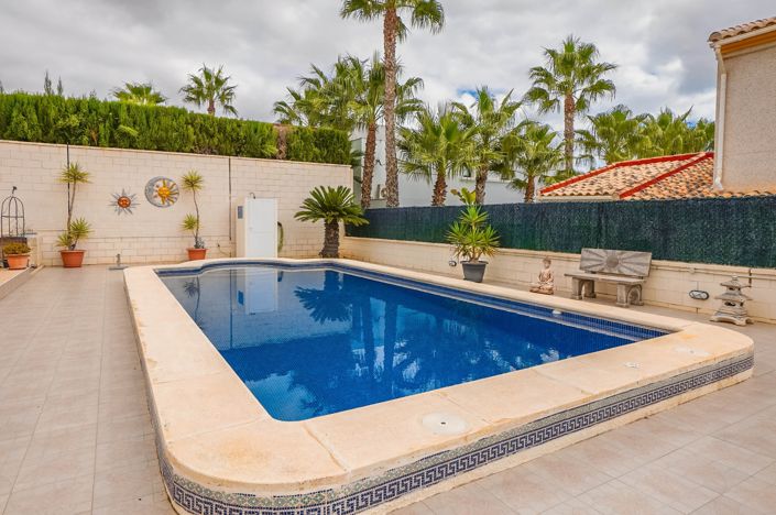 Image No.34-3 Bed Villa / Detached for sale