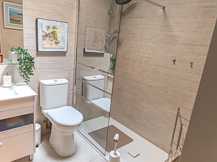 Image No.13-2 Bed Villa / Detached for sale