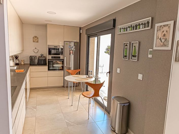 Image No.2-2 Bed Villa / Detached for sale