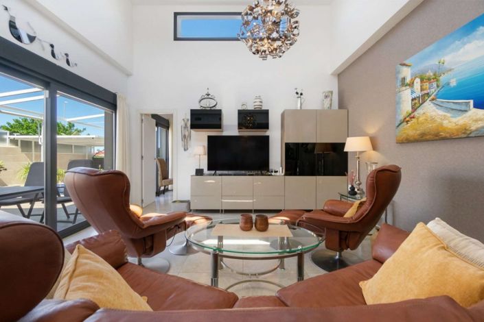 Image No.20-2 Bed Villa / Detached for sale