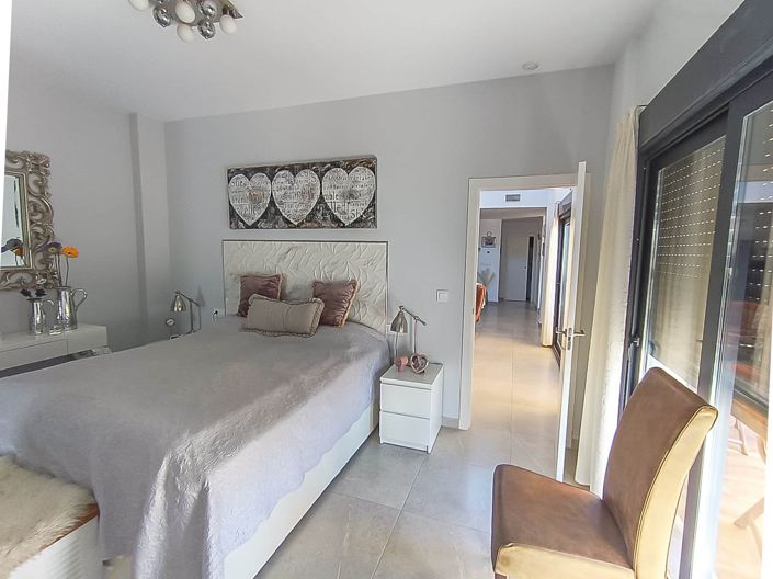 Image No.8-2 Bed Villa / Detached for sale