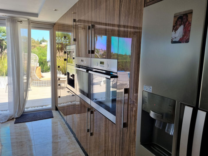 Image No.21-5 Bed Property for sale