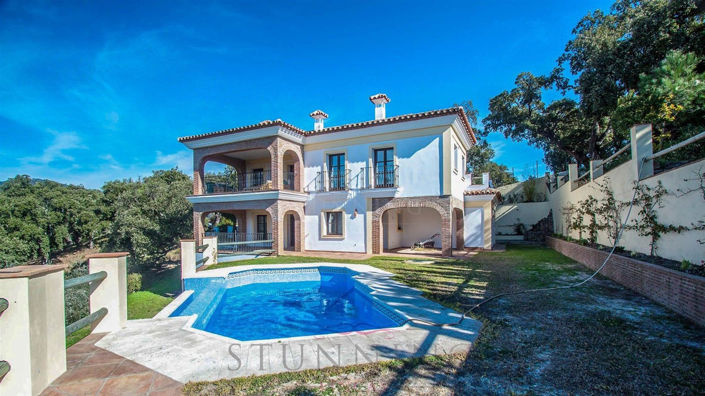 Image No.1-4 Bed Property for sale