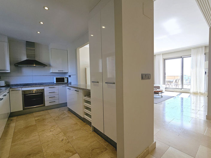 Image No.13-2 Bed Property for sale