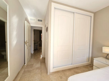 11-20939a0134ad724a8cb2a801094d15a4