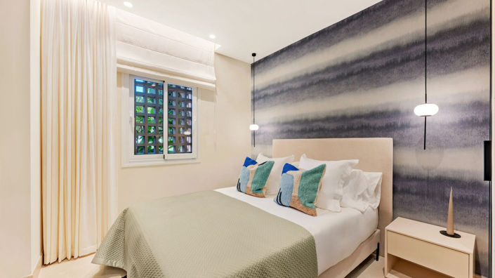 Image No.15-3 Bed Property for sale