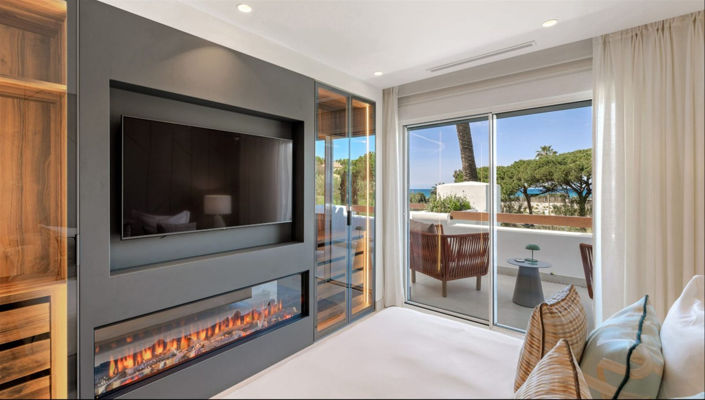 Image No.10-3 Bed Property for sale