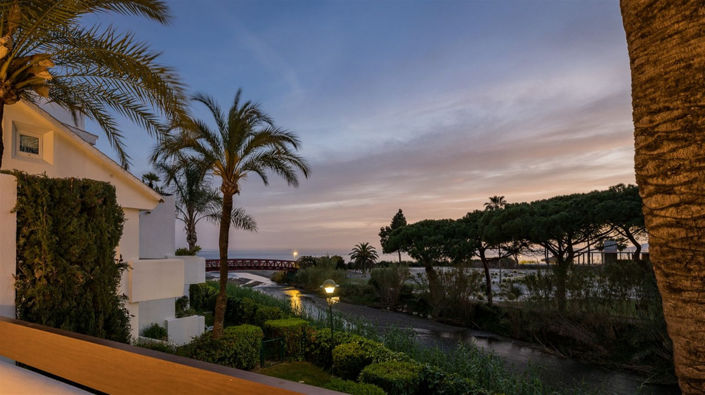 Image No.25-3 Bed Property for sale