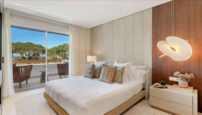 Image No.8-3 Bed Property for sale