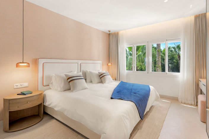 Image No.20-3 Bed Property for sale