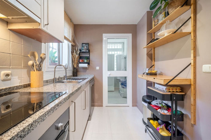 Image No.11-3 Bed Property for sale