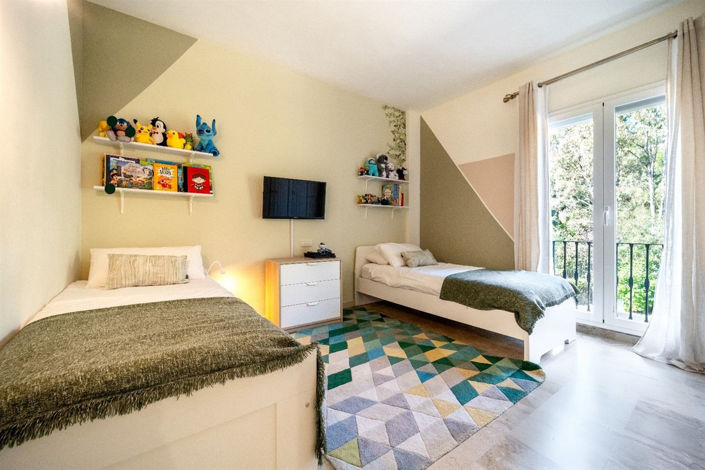 Image No.20-3 Bed Property for sale