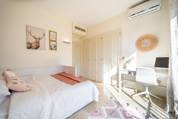 Image No.22-3 Bed Property for sale