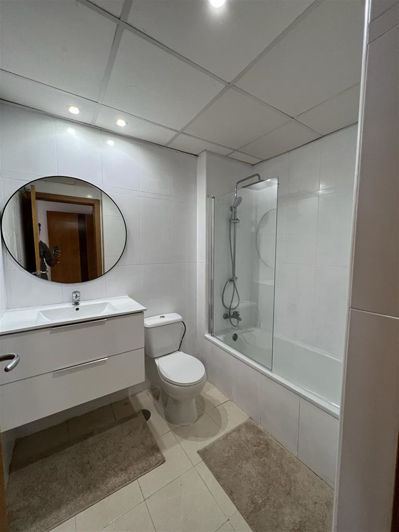 Image No.10-2 Bed Property for sale