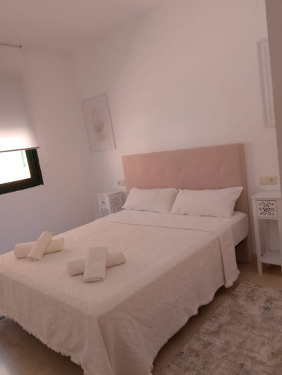 Image No.13-2 Bed Property for sale