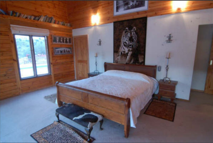 Image No.10-3 Bed Property for sale