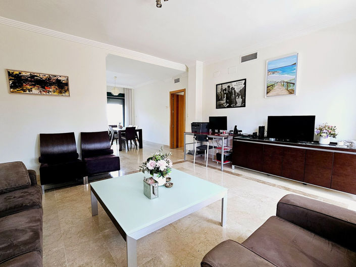 Image No.12-2 Bed Property for sale