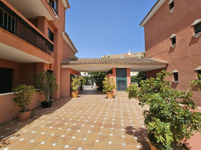 Image No.23-2 Bed Property for sale